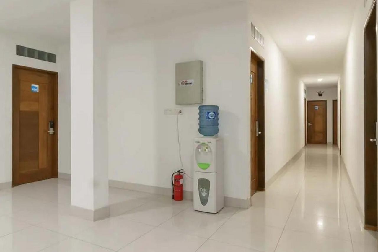 Reddoorz Plus @ Cemara Asri Medan Exterior photo