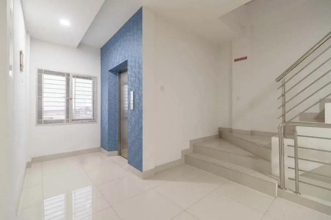 Reddoorz Plus @ Cemara Asri Medan Exterior photo